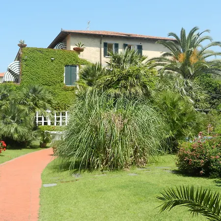 Hotel Maremonti Marina di Massa