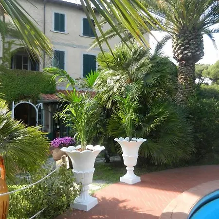 Hotel Maremonti Marina di Massa